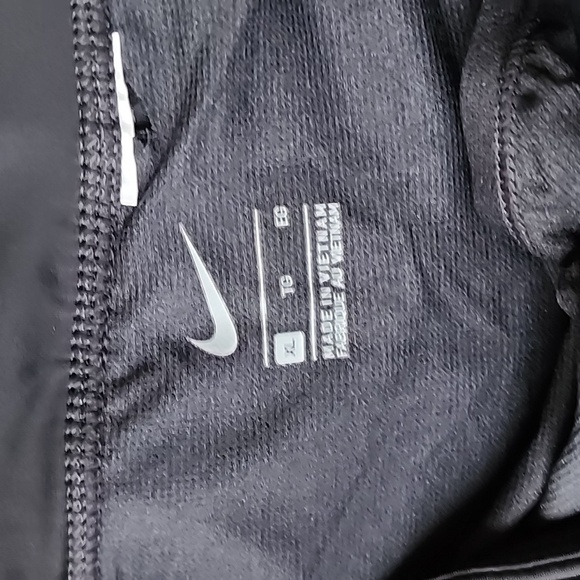 Ladies Nike Running Shorts Sz XL - Picture 2 of 3